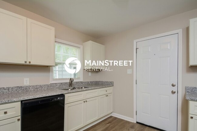 2 Bedroom Pet-Friendly Home in Hillsborough, NC with Main Street Renewal
