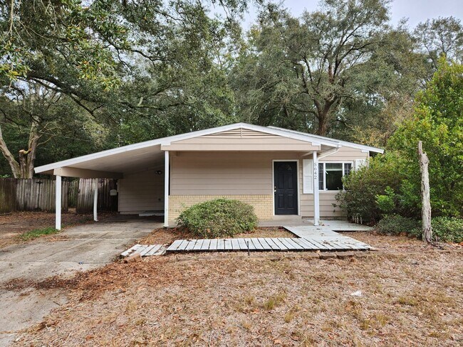 5642 Avondale Rd Pensacola, FL 32526. Febr... - 5642 Avondale Rd Pensacola, FL 32526. Febr... House