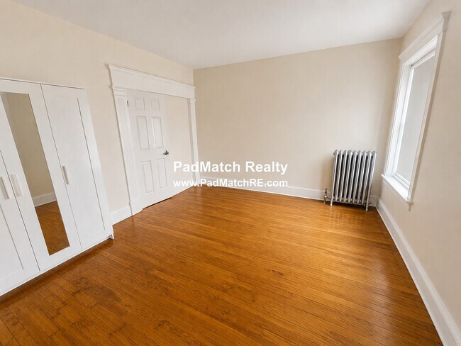 Photo - 106 Strathmore Rd Unit 3