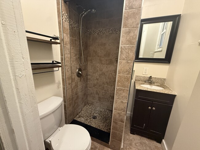 Photo - 1819 W Oxford St Unidad 1