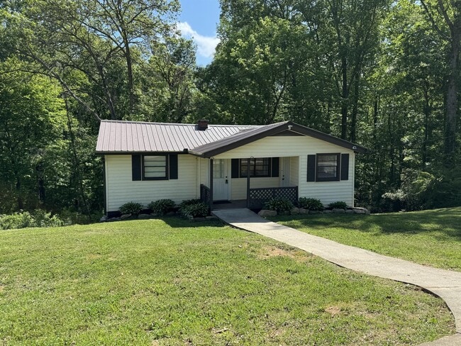 Photo - 746 Bishop Dr