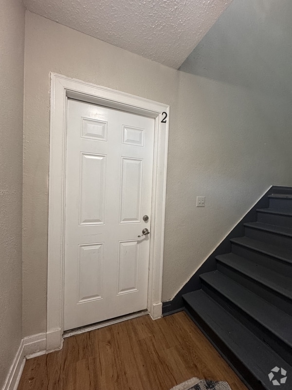 Building Photo - 1715 Perry St Rental