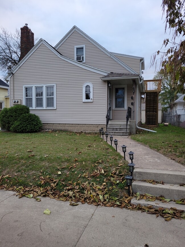 Front Door - 607 5th Ave SE Unit 1