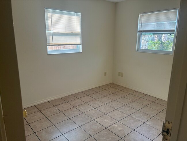 Photo - 2651 Kingswood Dr NE