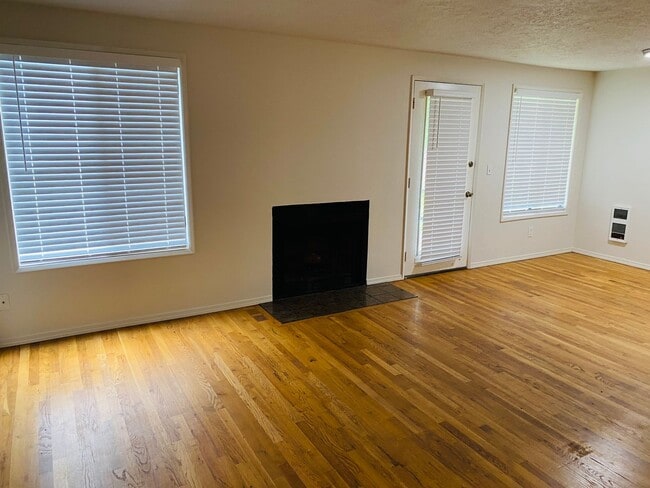 Photo - Single Level totally renovated 3 bedroom delight Unit 6797