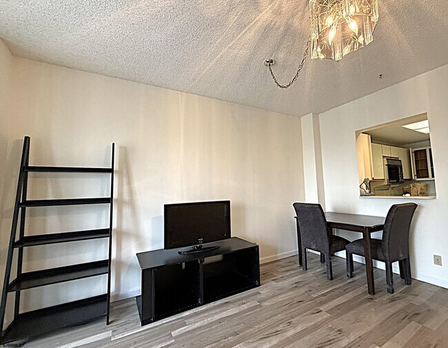 Photo - 3101 Boardwalk Unit 1012-2