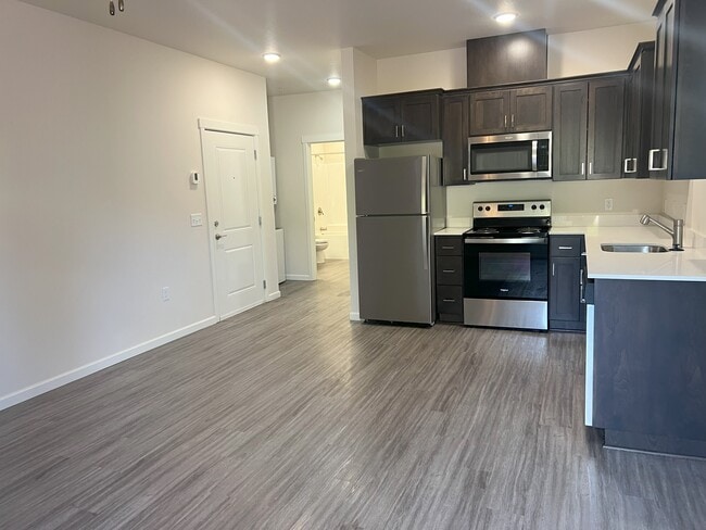 Kitchen, Living, Dining - 725 Lockwood Ln S Apartment