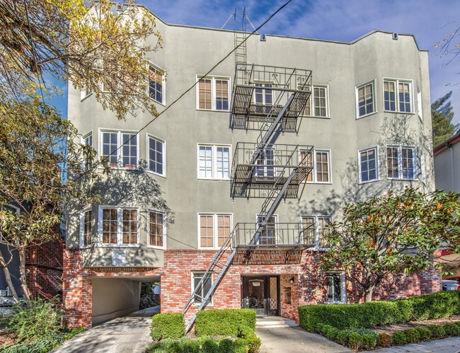 Photo - 2427 Hilgard Ave Unit #15