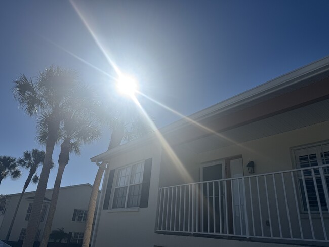 Building Photo - 202 Silver Lake Dr Unit 201