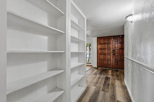 Photo - 2705 Treeview Dr