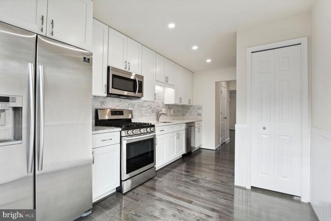 Photo - 43840 Laburnum Square