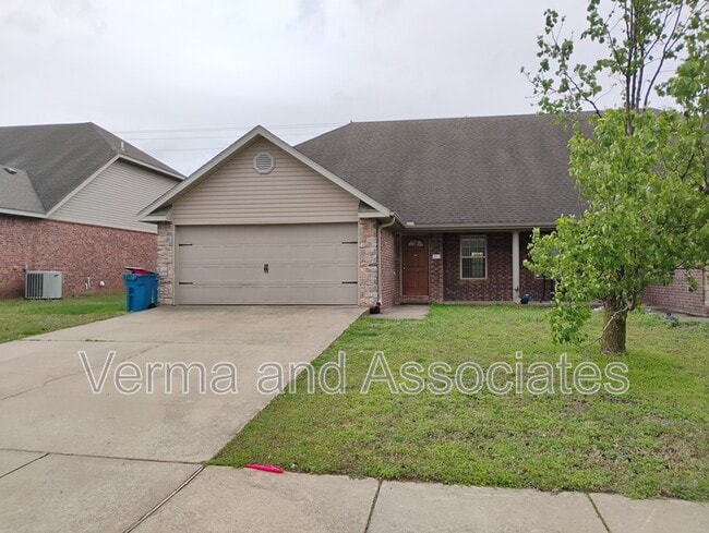 Building Photo - 3003 SW Deerfield Blvd Unit 2 Rental