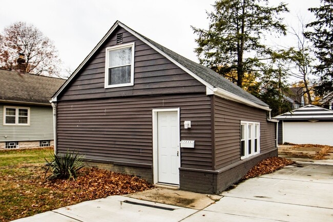 Photo - 17645 Lakeport Ave Unit Small house