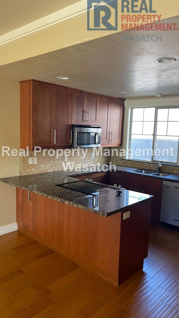 Photo - 715 E Harrison Ave