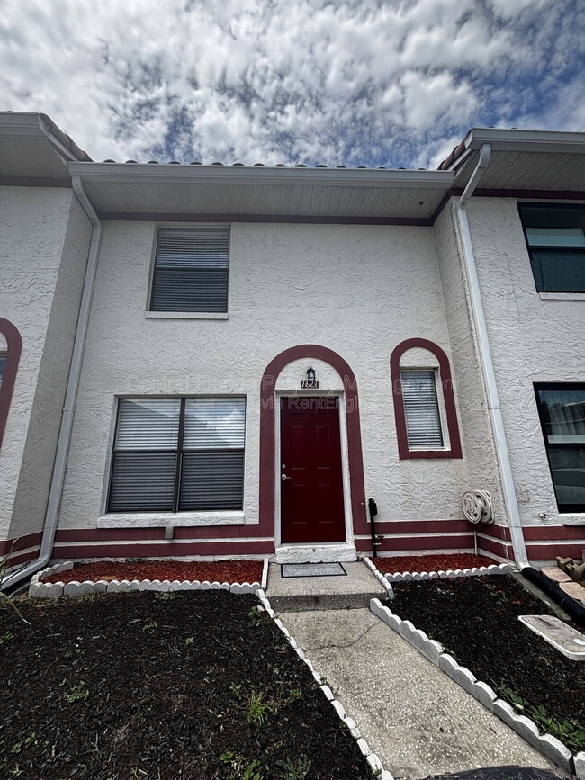 Building Photo - 1627 Long Ridge Ct Unit 1