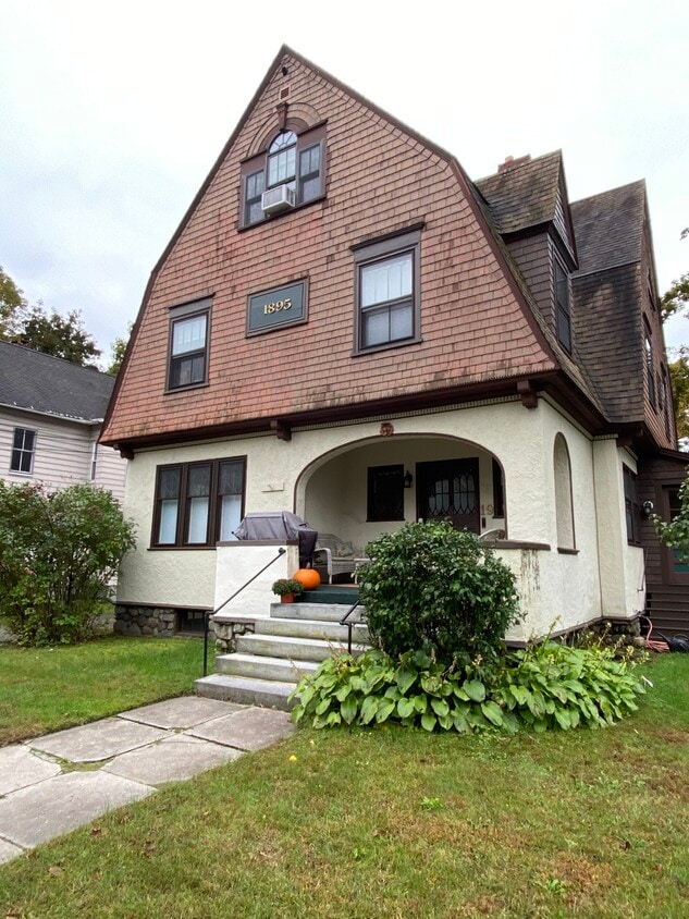 Photo - 19 Columbus Ave (Northampton, MA)