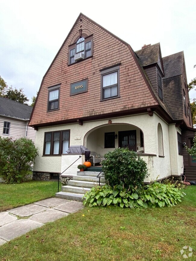 Building Photo - 19 Columbus Ave Unit 3 Rental