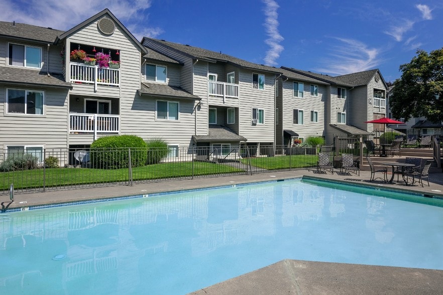 Reflections at Happy Valley Apartments For Rent in Happy Valley, OR