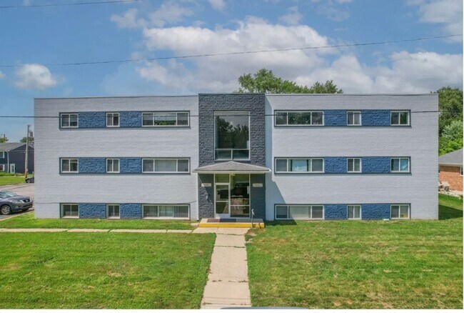 Building Photo - Beech Grove's Lucky Turn Unit 2414 Main St Apt 9