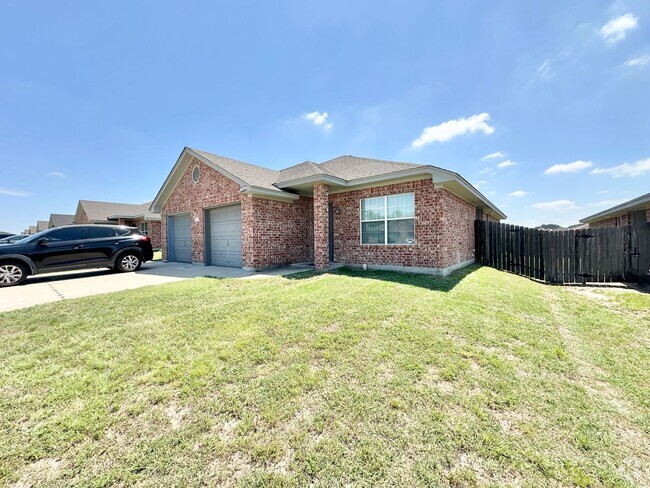 Building Photo - 6411 Temora Loop Unit B Rental