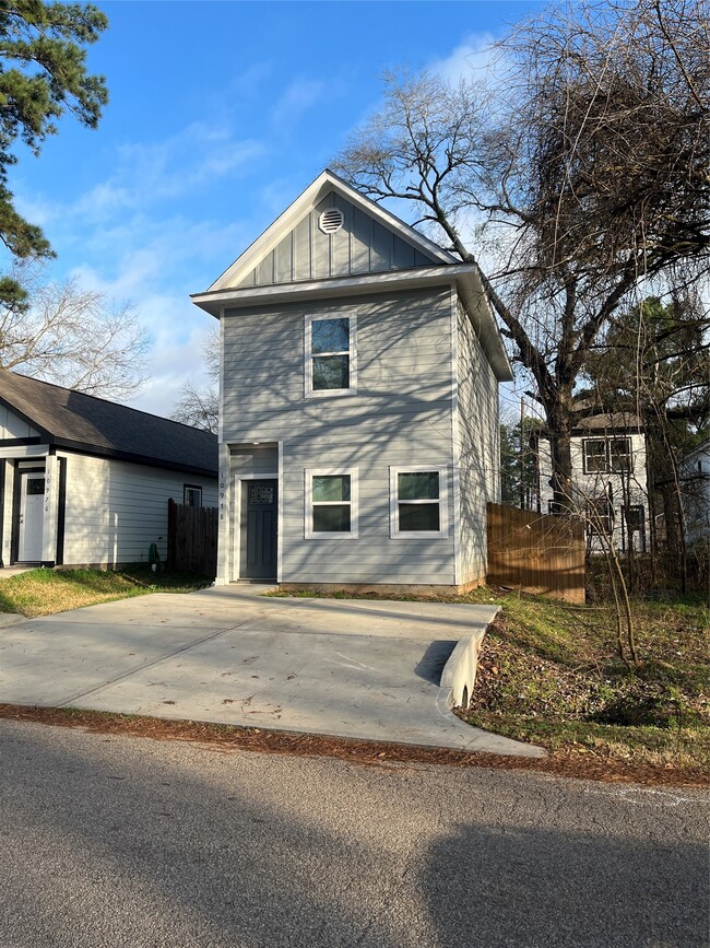 Photo - 10978 Maywood St