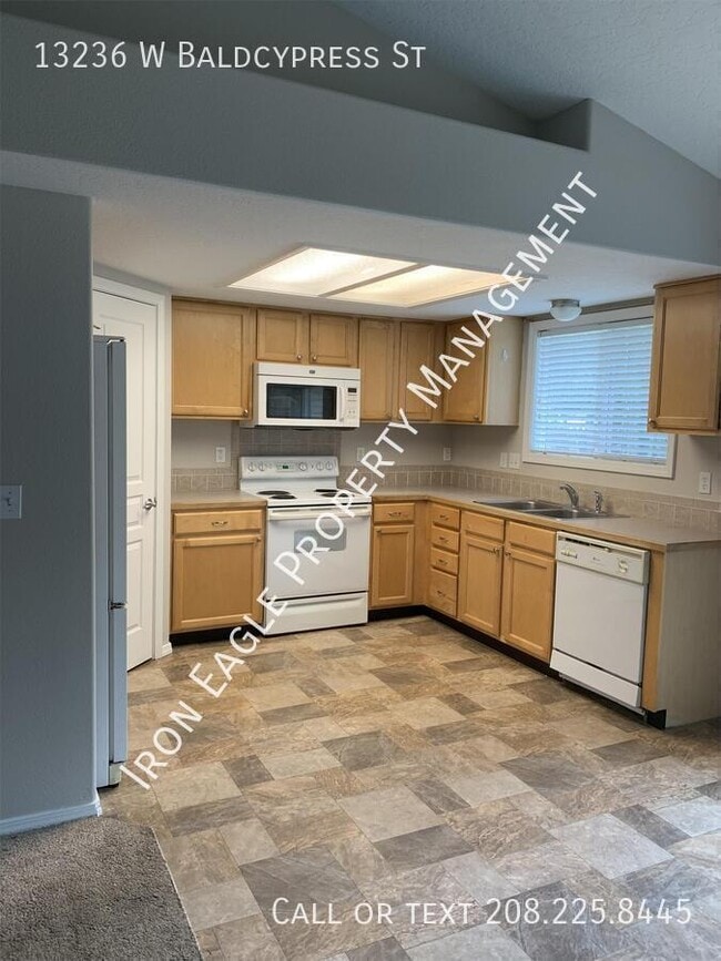 Photo - 13236 W Baldcypress St