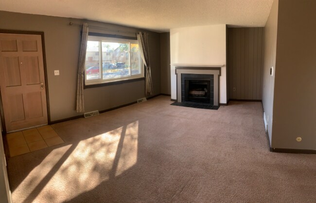 Photo - 405 Briarwood Rd