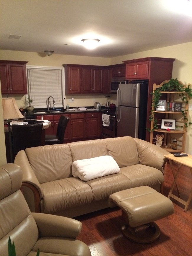 Building Photo - 307 East St Unit 1