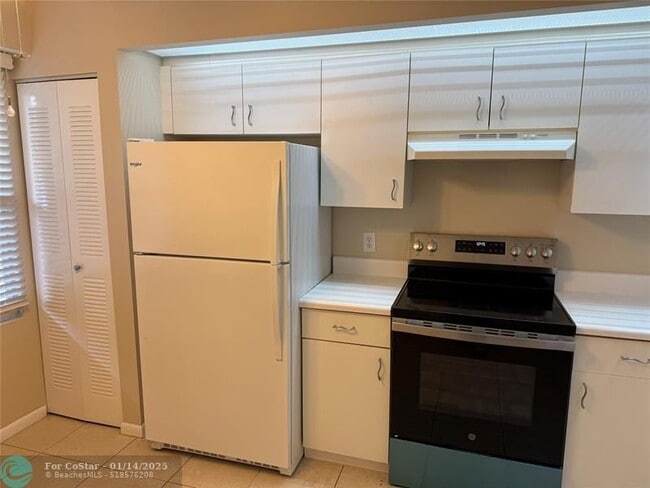 Photo - 571 SW 142nd Ave Unit 413-O