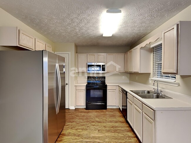 Photo - 201 Toulouse St