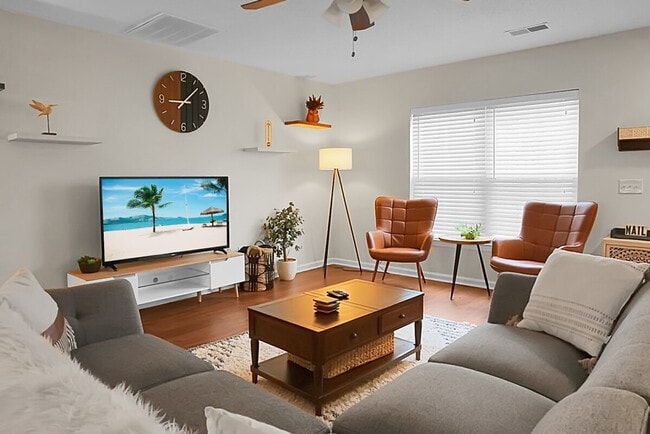 Building Photo - 124 Larkspur Dr Unit ID1359006P