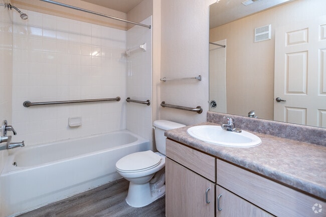2BR, 2BA-824SF-Bathroom