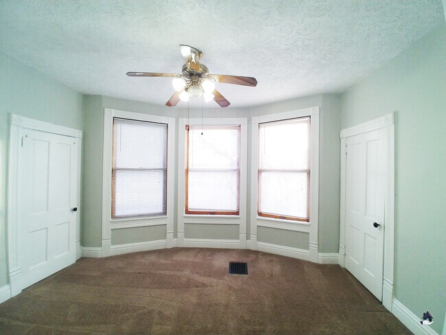 Photo - CNC Leasing Group