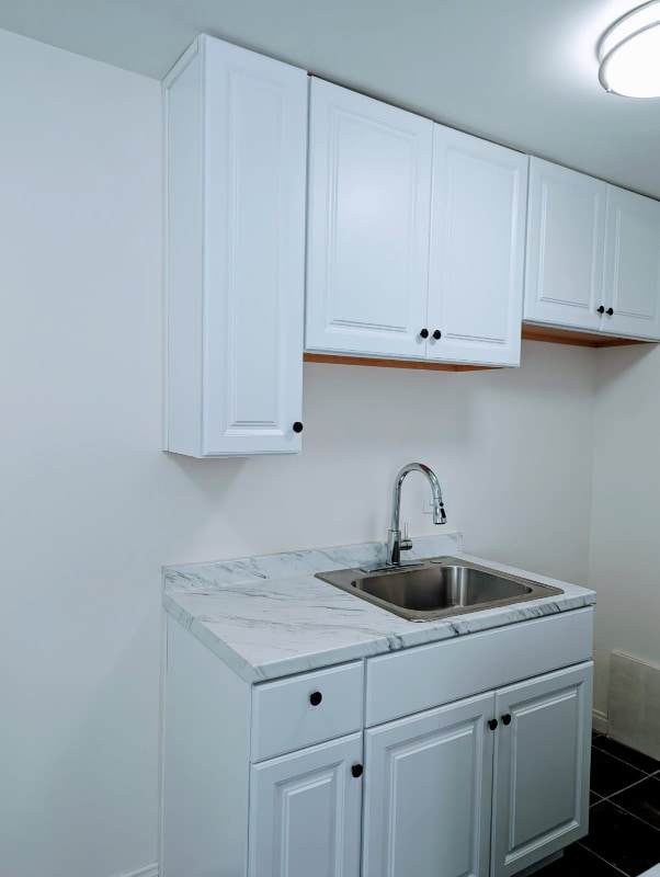 Building Photo - 3332 Drew St