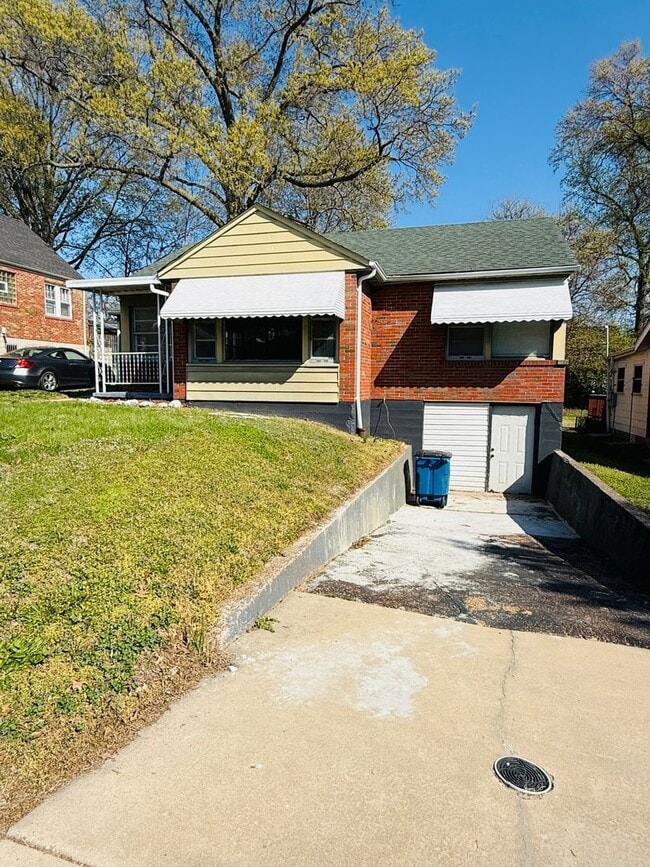 Photo - Spacious 3 Bedroom Rental!