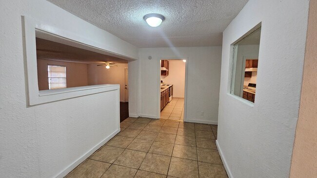 Photo - 4833 Plymouth St