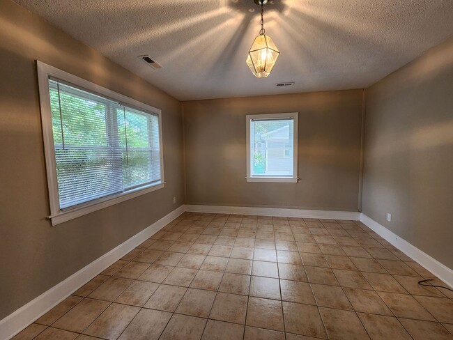 Photo - 2 Bedroom, 1 Bath Home in Oakhurst