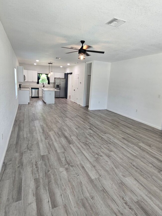Photo - Modern Home, Centrally Located to St. Andrew's, Lynn Haven & PCB! *SPECIAL: 1/2 OFF 1st Month's ...