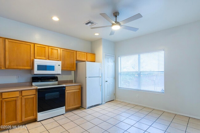 392 Falcon Ct