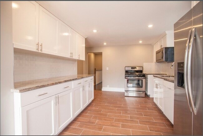 Photo - 117 Addison St Apartment Unit 2