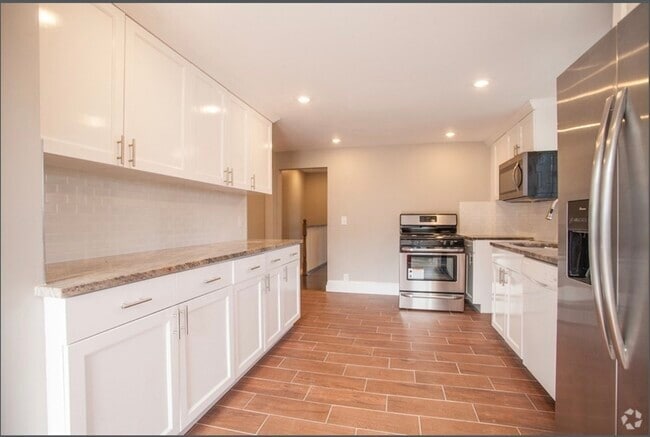 Building Photo - 117 Addison St Unit 2 Rental
