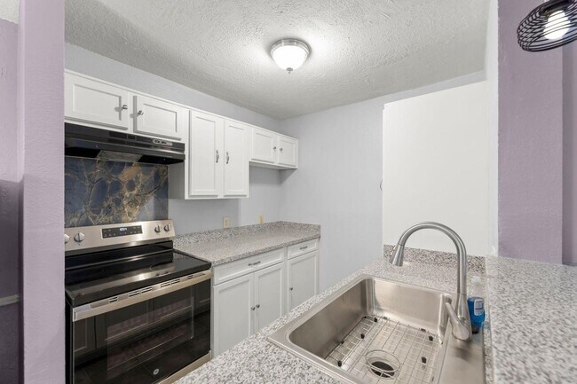 Photo - 2121 Hepburn St Unit 1216