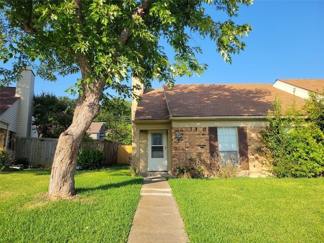 Building Photo - 833 Colchester Dr Rental
