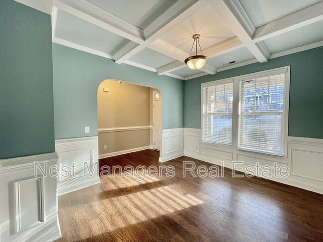 Photo - 211 Executive Dr