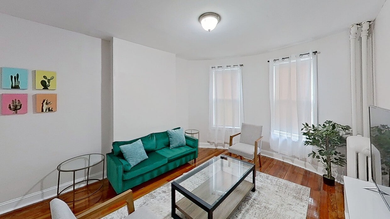 Photo - Private bedroom in 4 bed/1 bath Home