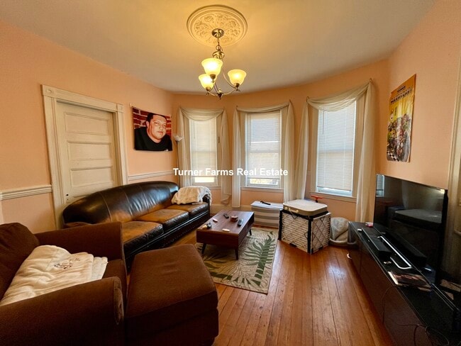 Building Photo - 83 Wensley St Unit 3