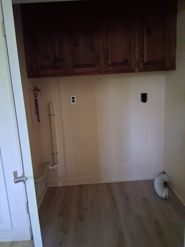 Photo - 220 Hanton Rd Unit 2