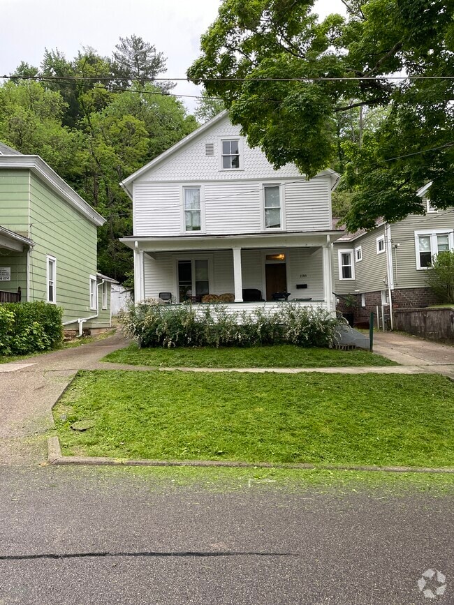 Building Photo - 128 N Congress St Rental