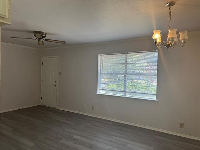 1229 Greenbrier Dr