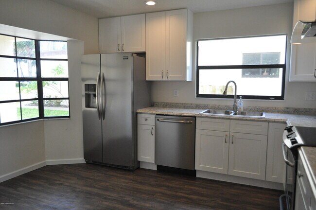 Photo - 165 Seawind Dr